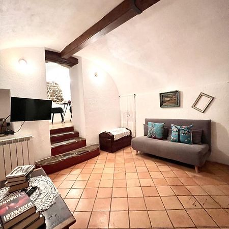 Stecado Caste - Dimora Storica Nel Cuore Del Paese Dolceacqua Exterior foto